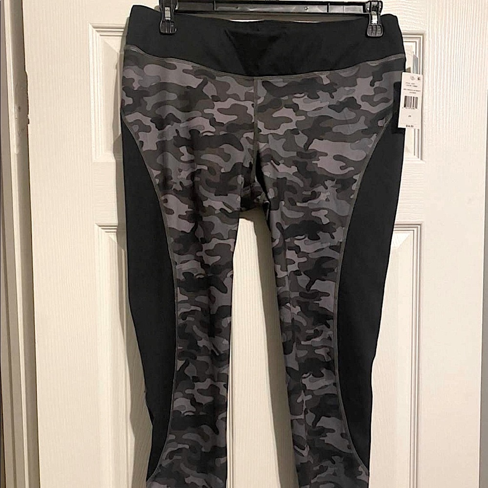 👧🏻🟪BRAND NEW🟪YOGA PANTS/BRAND: SOFFE. 🧘🏻‍♀️🤸🏻‍♀️🤸🏻‍♀️